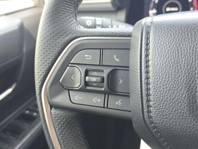 Used 2025  Toyota  image 36