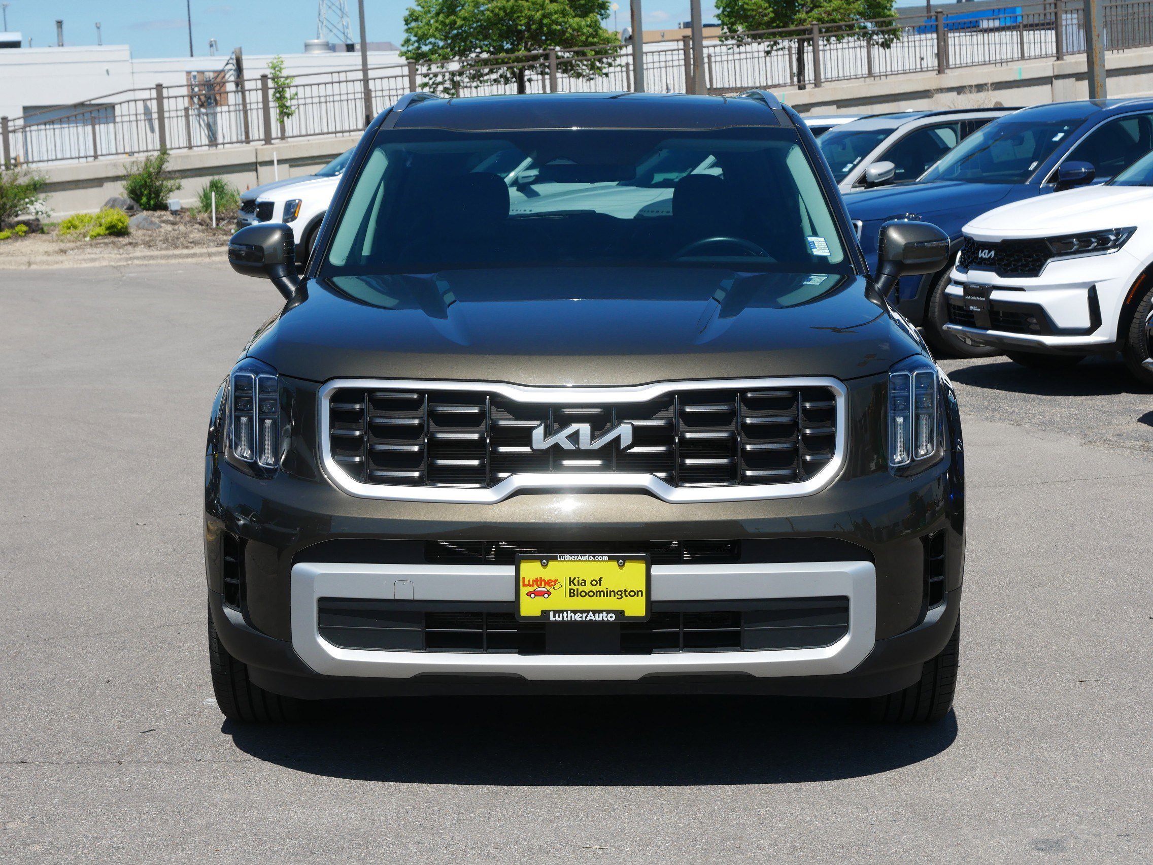 Certified 2025 Kia Telluride S with VIN 5XYP6DGC7SG588934 for sale in Bloomington, Minnesota