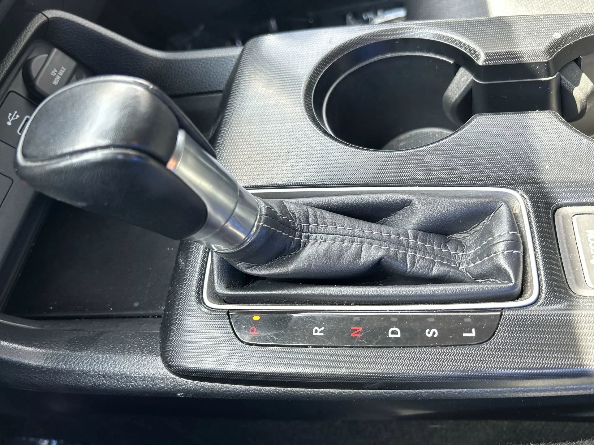 2024 Honda Civic Hatchback EX-L - Photo 22