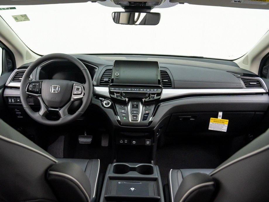 New 2026 Modern Steel Metallic Honda Touring image 10