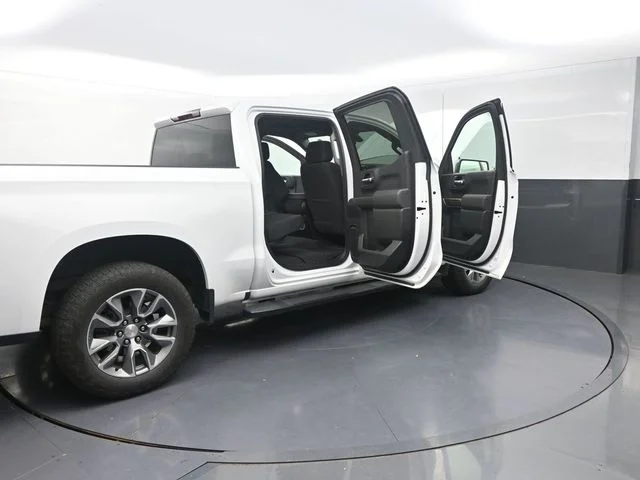Used 2022 White Chevrolet LT image 45