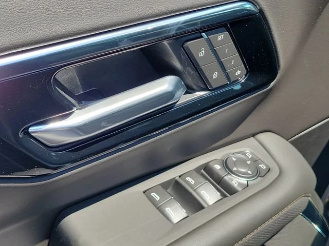 2026 Chevrolet Suburban High Country - Photo 22