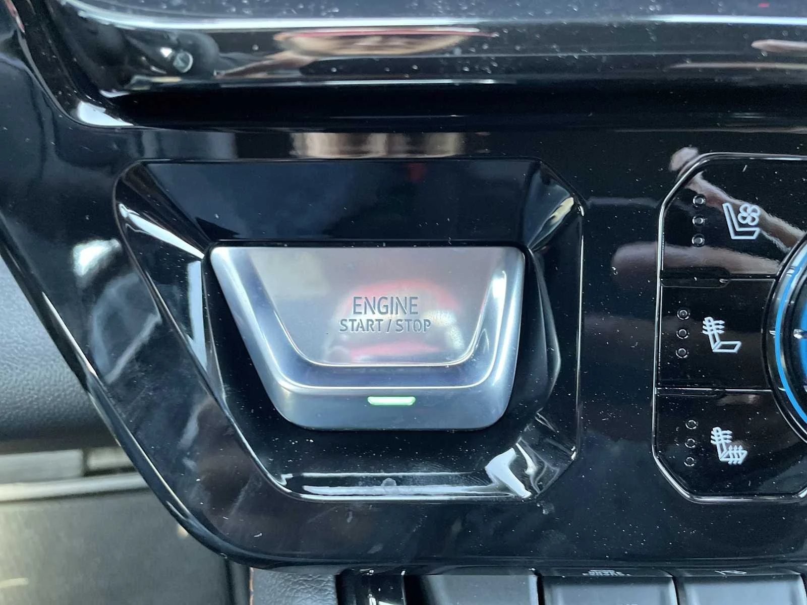 2026 GMC Sierra 2500HD AT4 - Photo 17