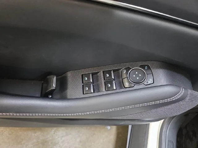 Used 2024 White Ford Select image 11