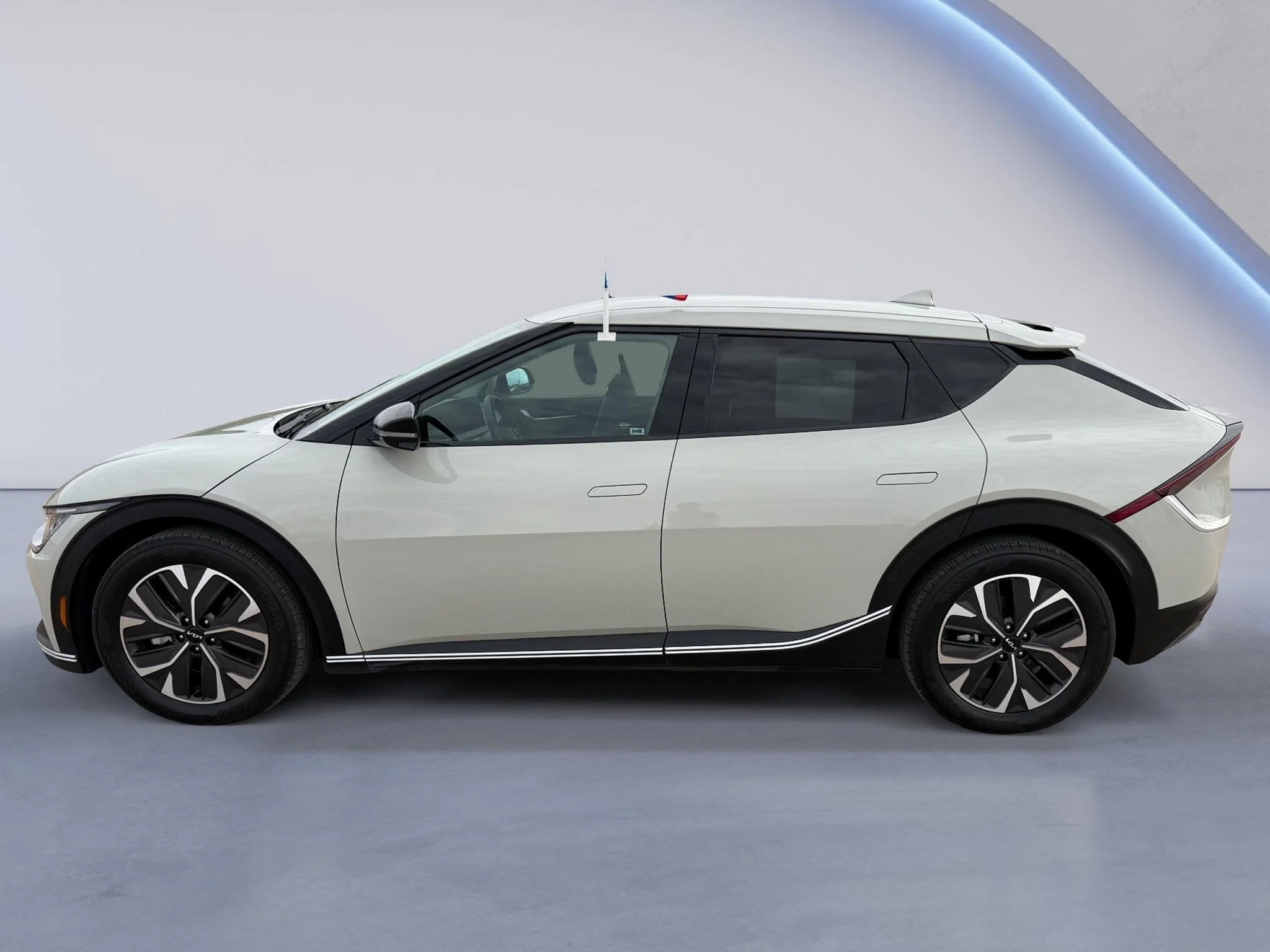 Used 2024 Glacier Kia Light Long Range image 8
