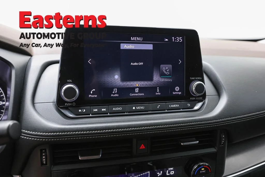 Used 2023 Silver Nissan SV image 71