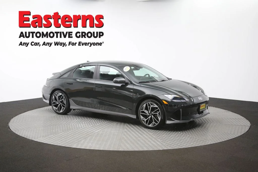 Used 2023 Green Hyundai SEL image 48
