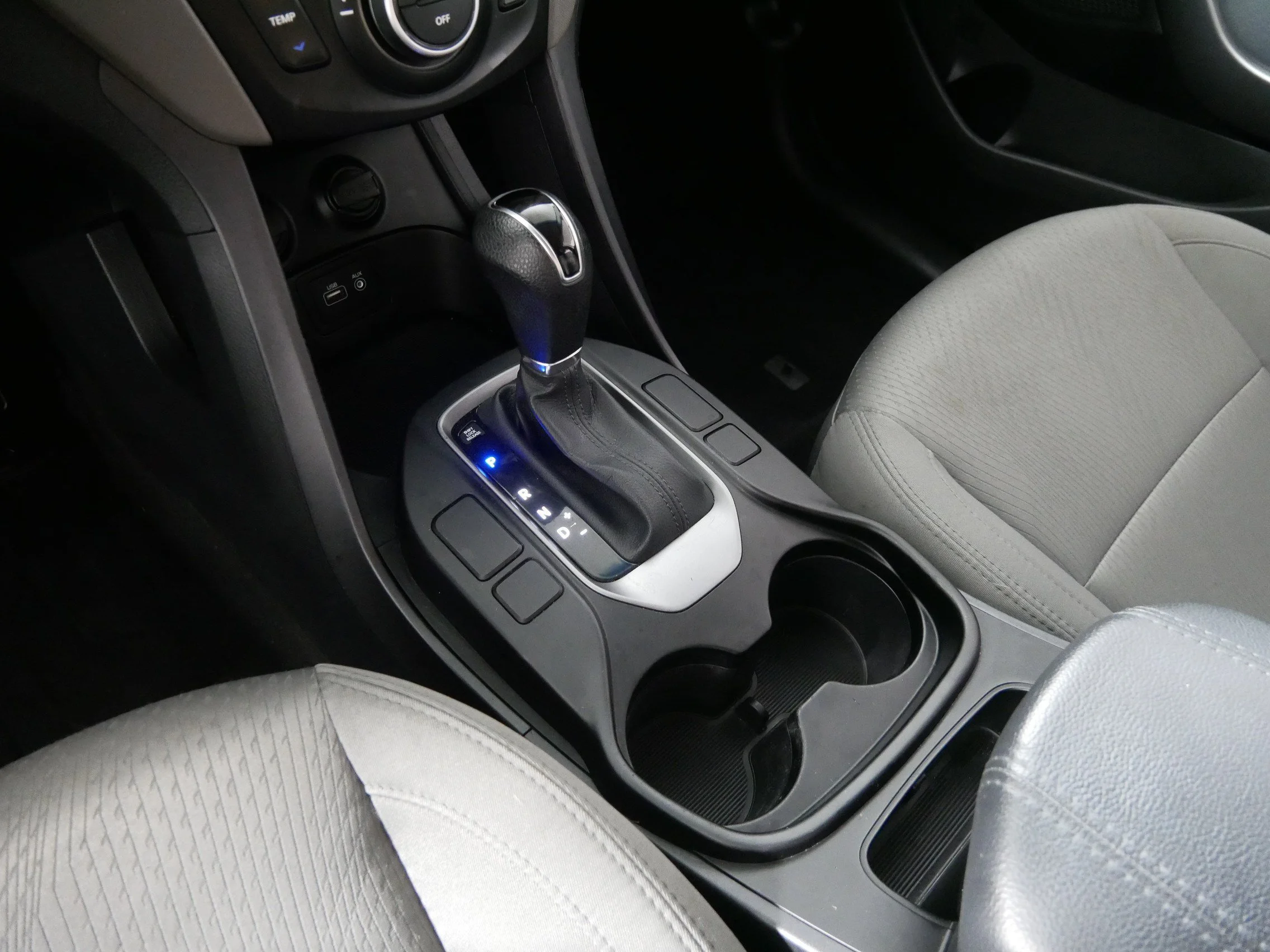 Used 2017 Frost White Pearl Hyundai 2.4L image 24