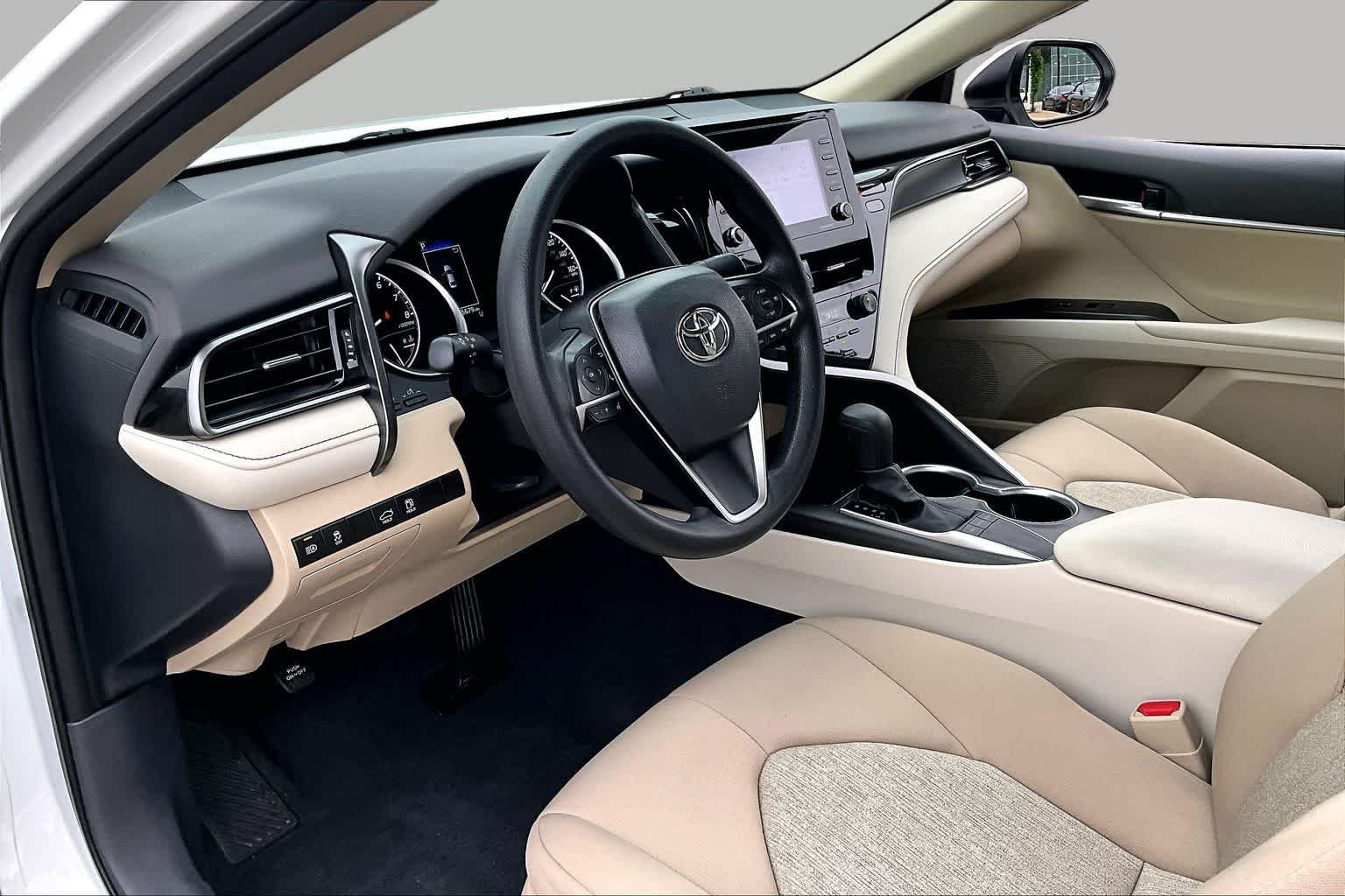 Used 2024 Ice Cap Toyota LE image 28