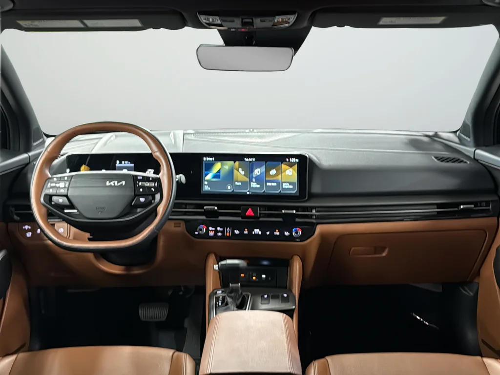 Used 2026 Black Kia X-Line image 9