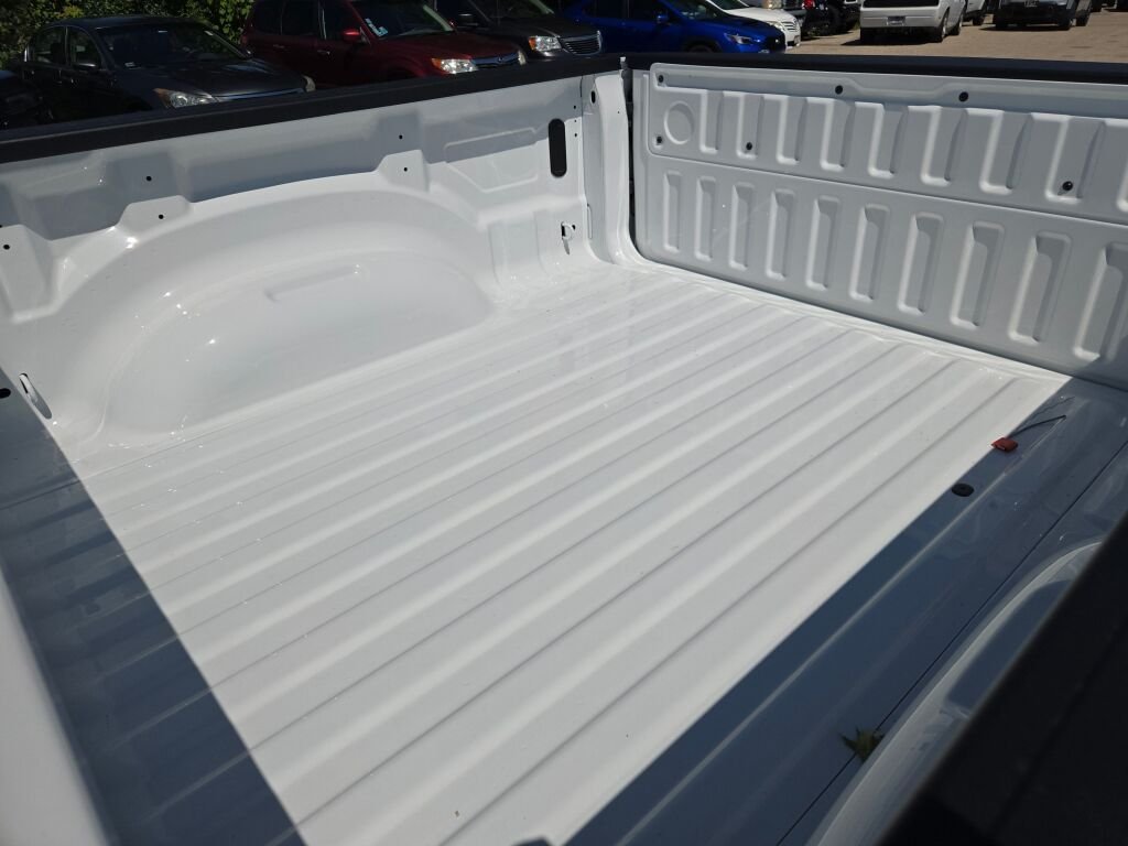 New 2026 Bright White Clearcoat RAM Tradesman image 16
