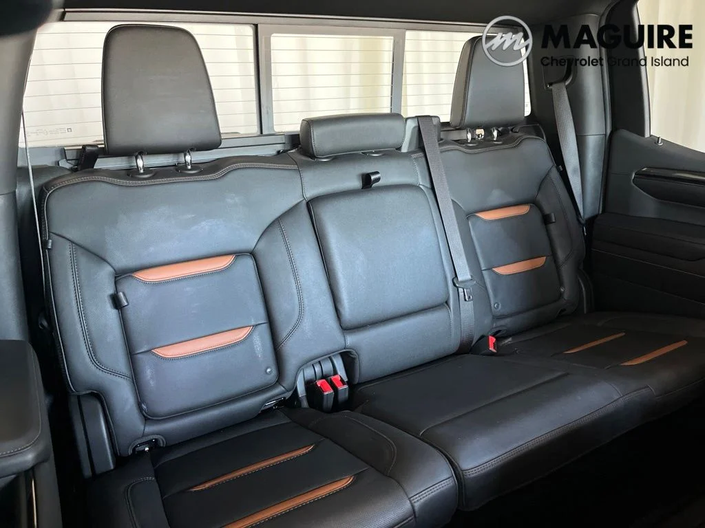 Used 2024 Black GMC AT4 image 31