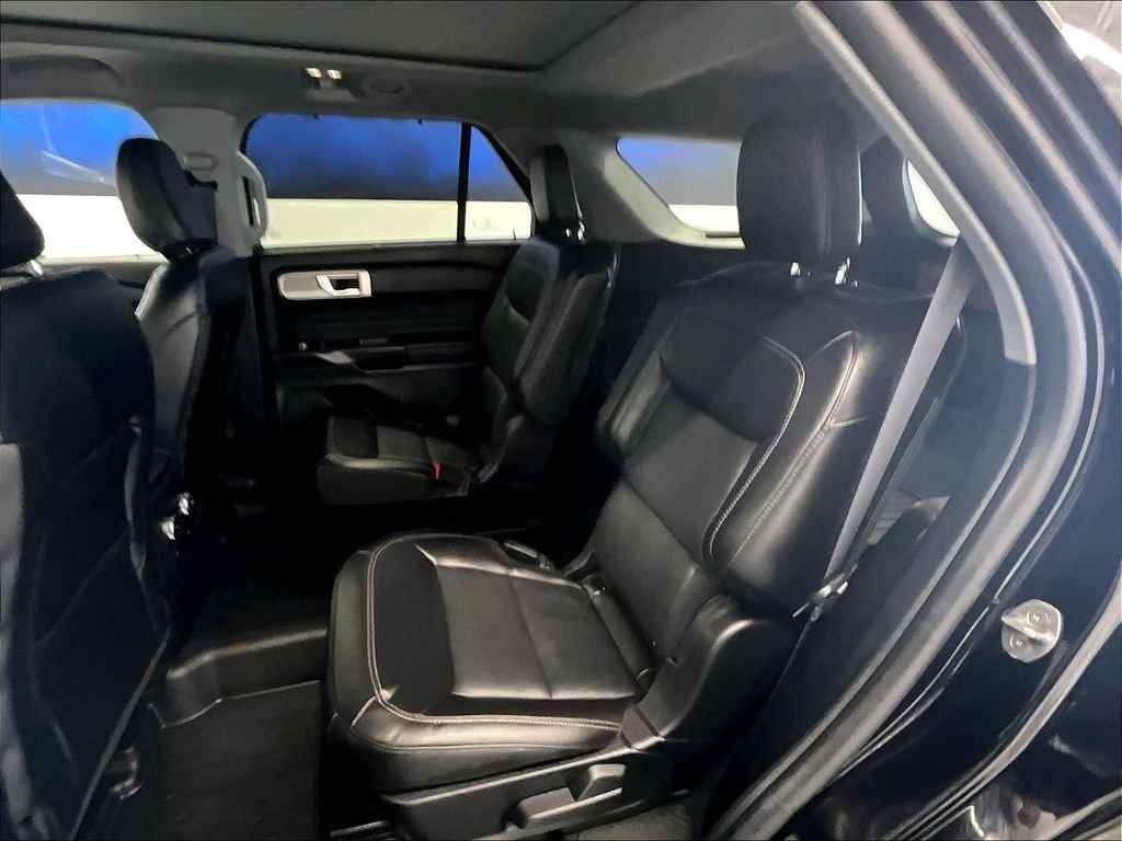 Used 2023 Black Metallic Ford Limited image 15