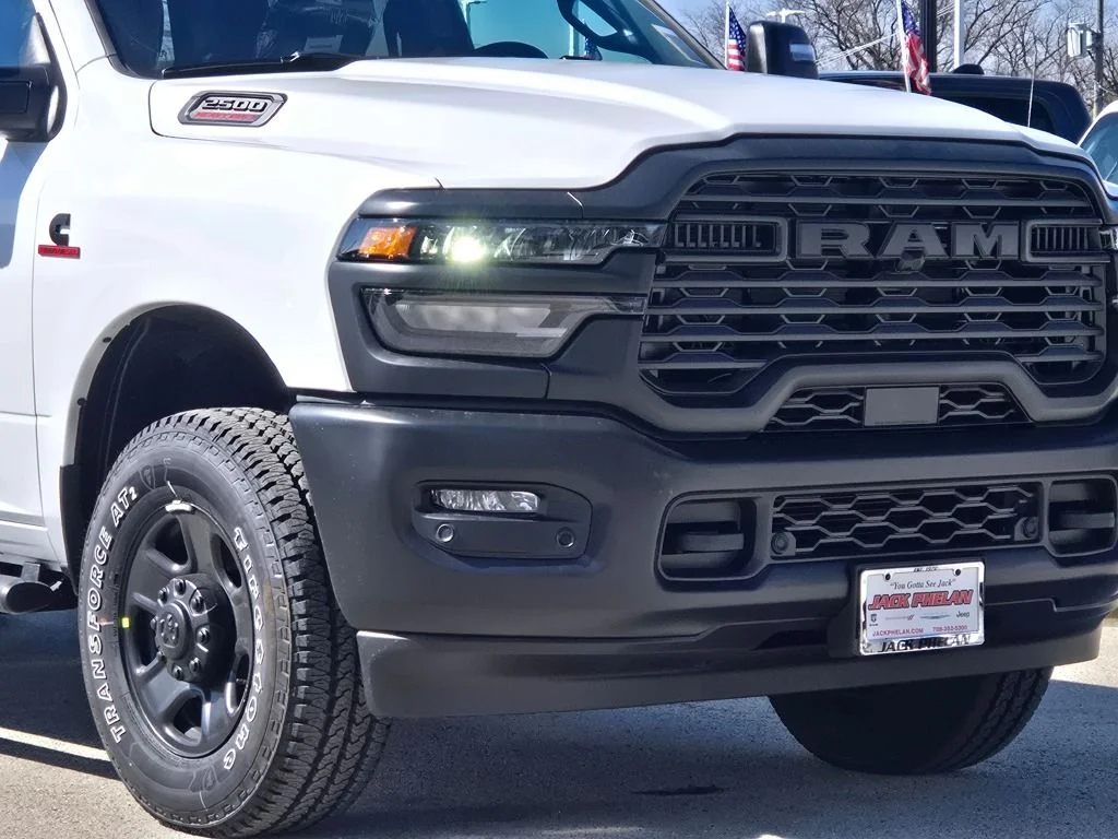 New 2026 Bright White Clear-Coat Exterior Paint RAM Tradesman image 2