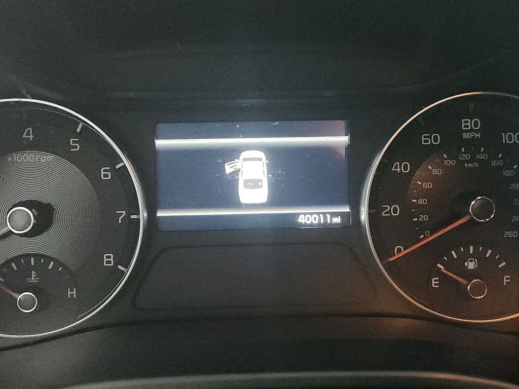 Used 2024 Blue Kia LXS image 19