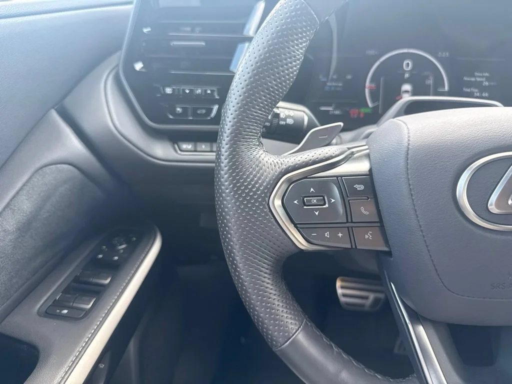 Used 2025  Lexus TX 500h F SPORT Premium image 17