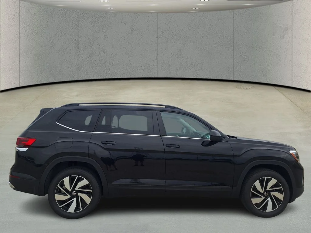 New 2026 Black Volkswagen 2.0T SE w/Technology image 5