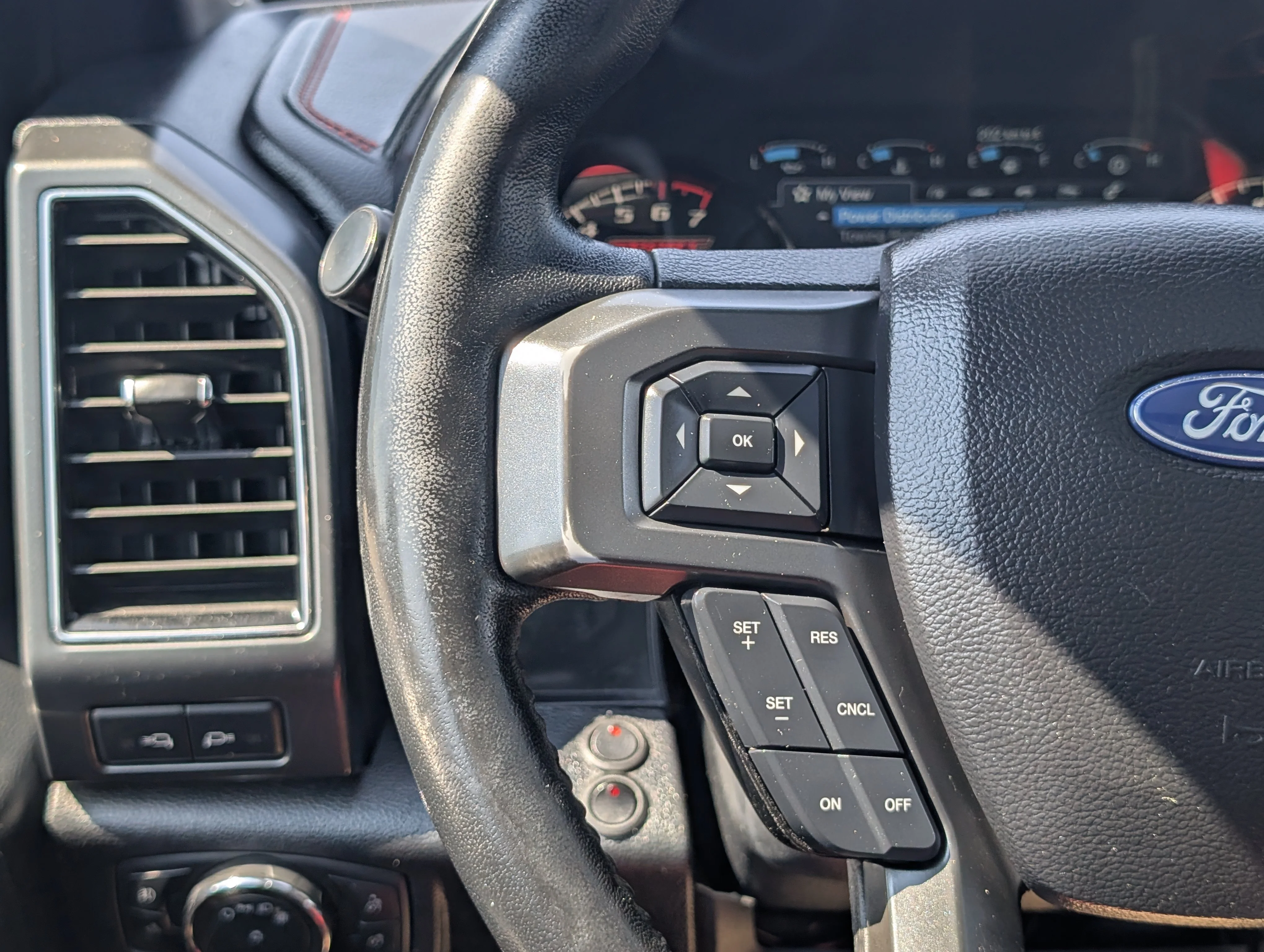 Used 2019 Oxford White Ford XL 4WD SuperCrew 5.5