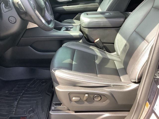 Used 2023 Ash Chevrolet Premier image 9