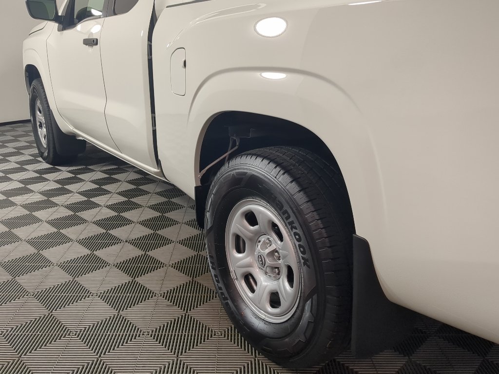 New 2026 Glacier White Nissan King Cab® S image 5