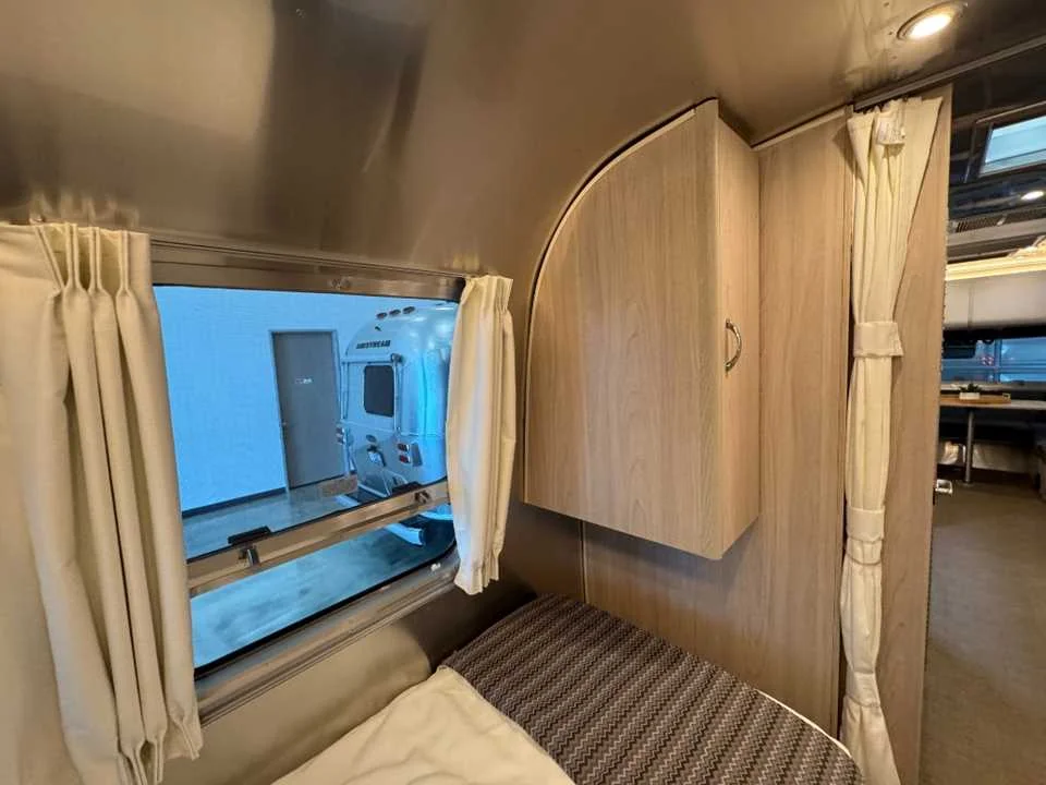 Used 2024 SILVER AIRSTREAM  image 27
