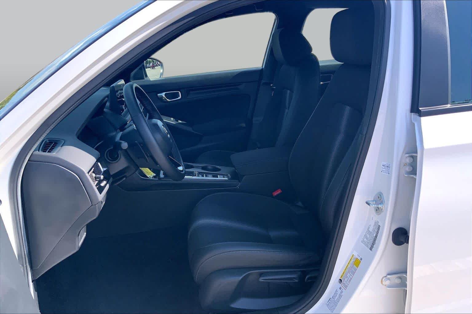 Used 2026 Platinum White Pearl Honda Sport image 8