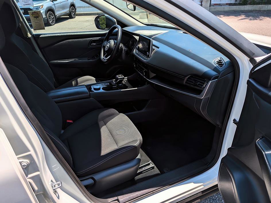 Used 2024 Glacier White Nissan S image 12