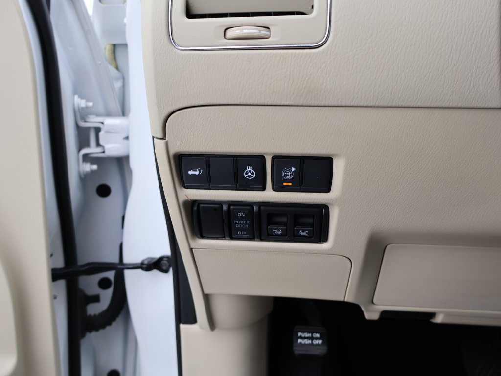 Used 2023 Moonstone White INFINITI Sensory image 40