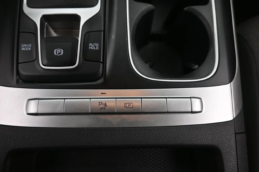 Used 2024 White Kia LX image 23