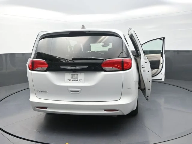 Used 2024 White Chrysler LX image 36