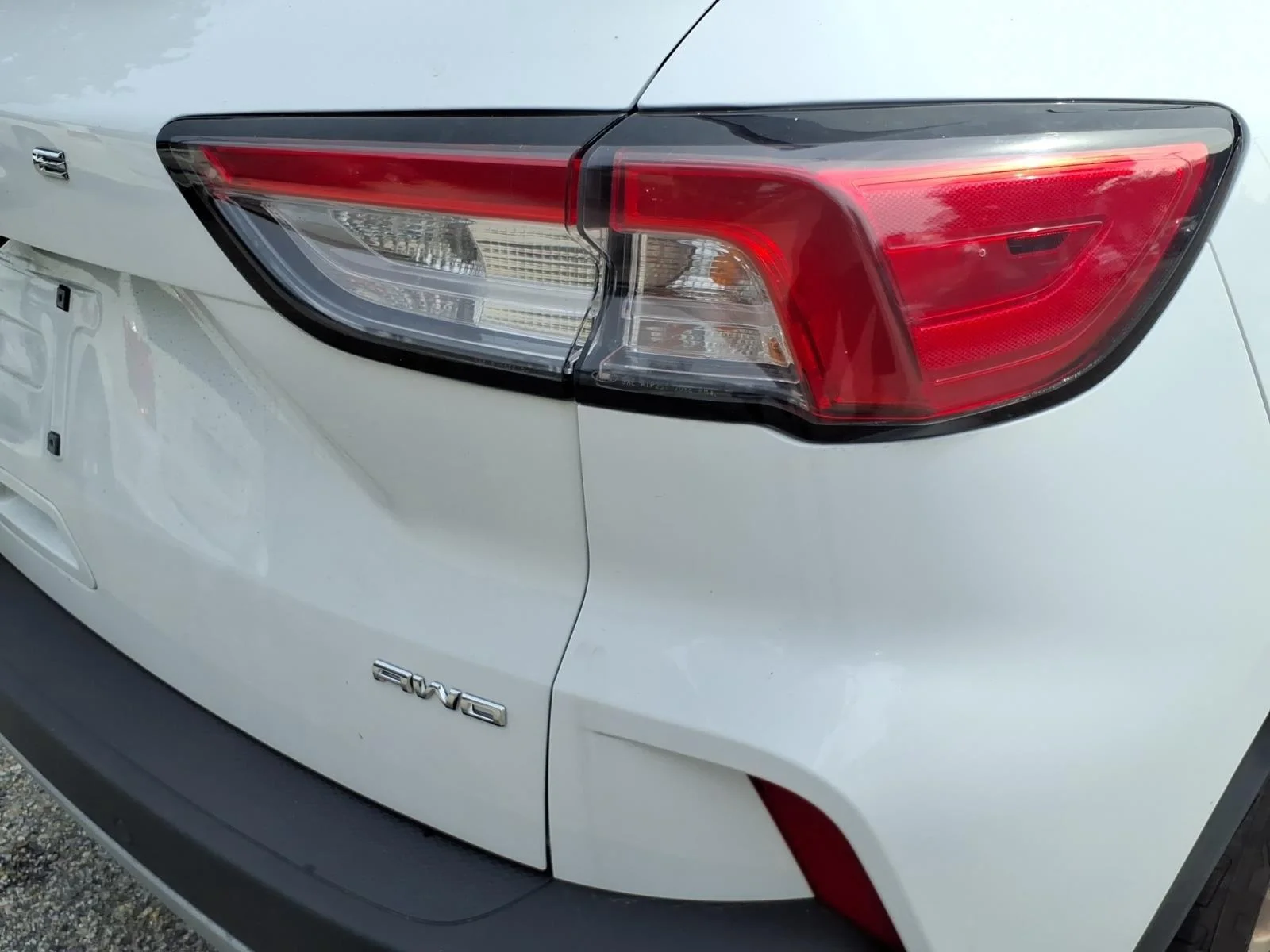 Used 2021 Oxford White Ford SE image 9