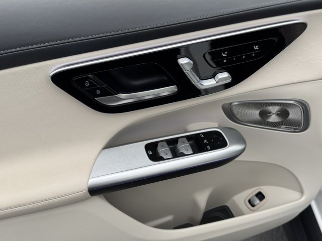 Certified Used 2023 Polar White Mercedes-Benz GLC 300 image 19