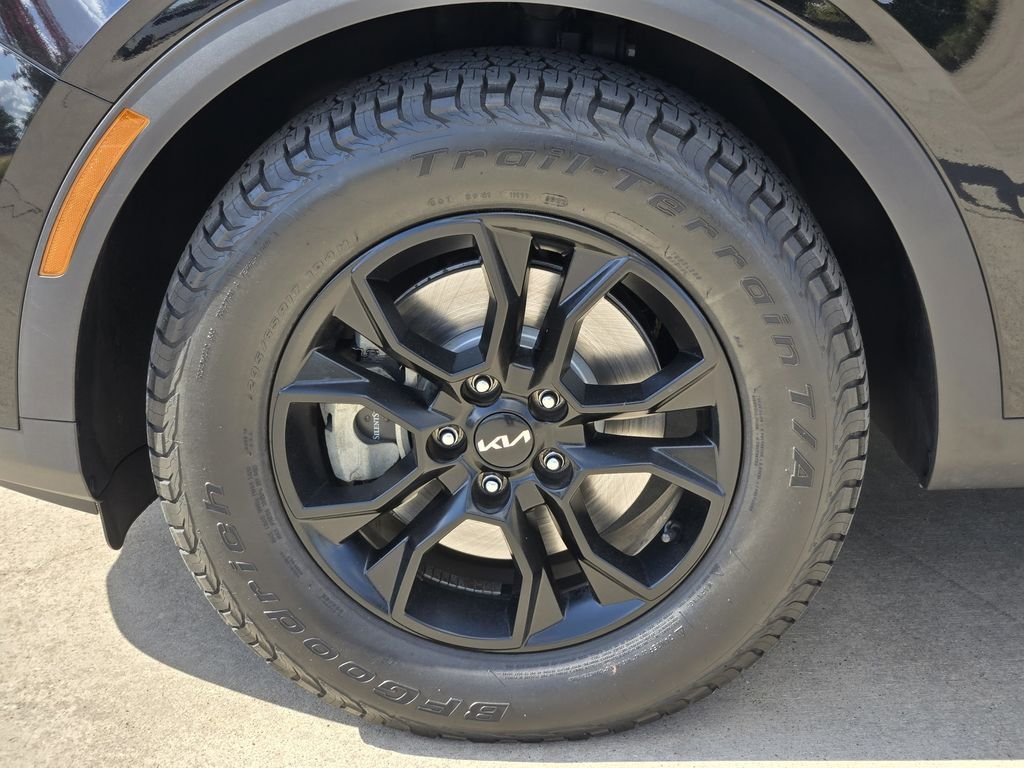 Used 2023 Black Kia X-Pro image 8