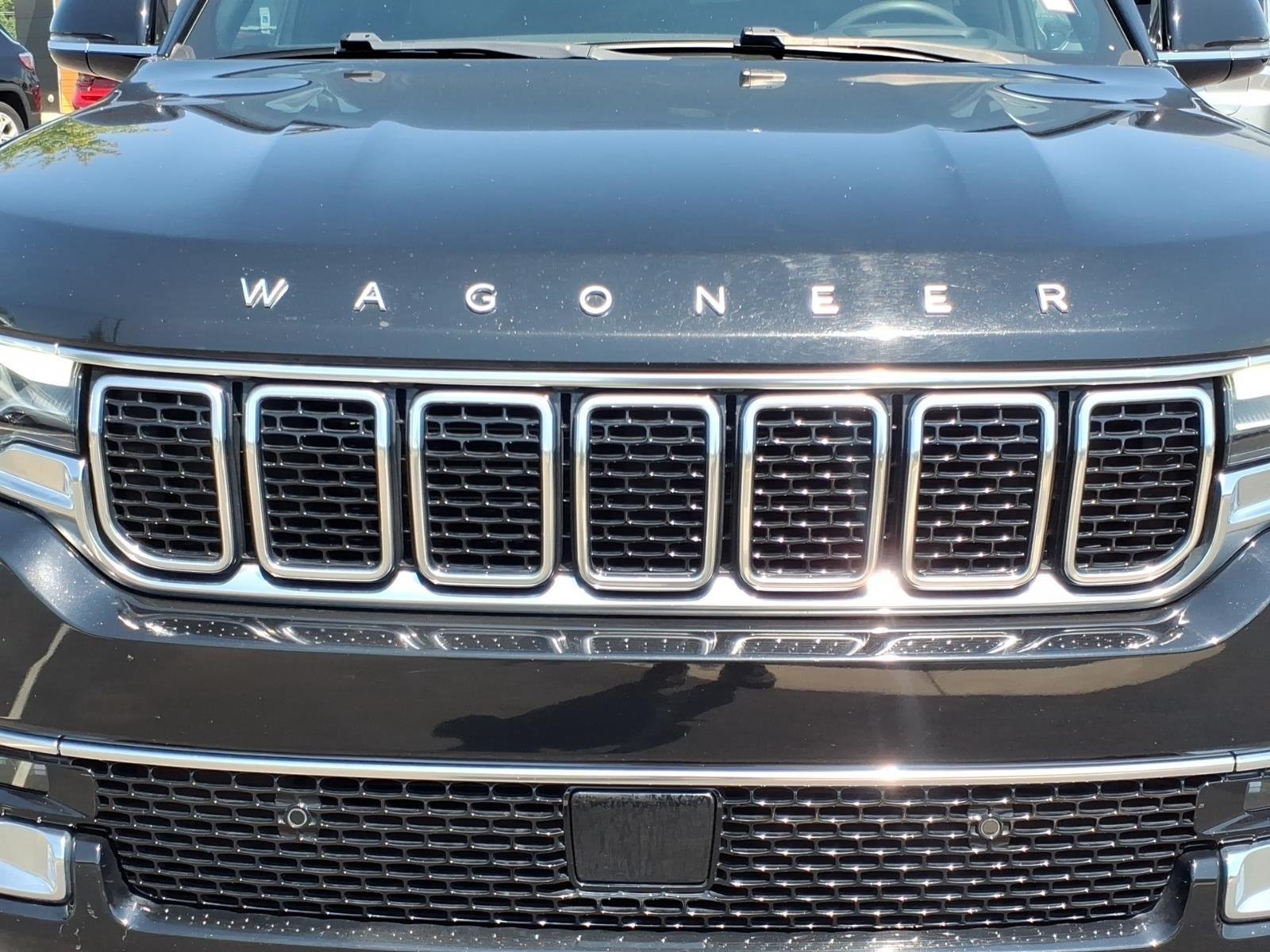 Used 2022 Diamond Black Crystal Pearlcoat Jeep Series III image 16