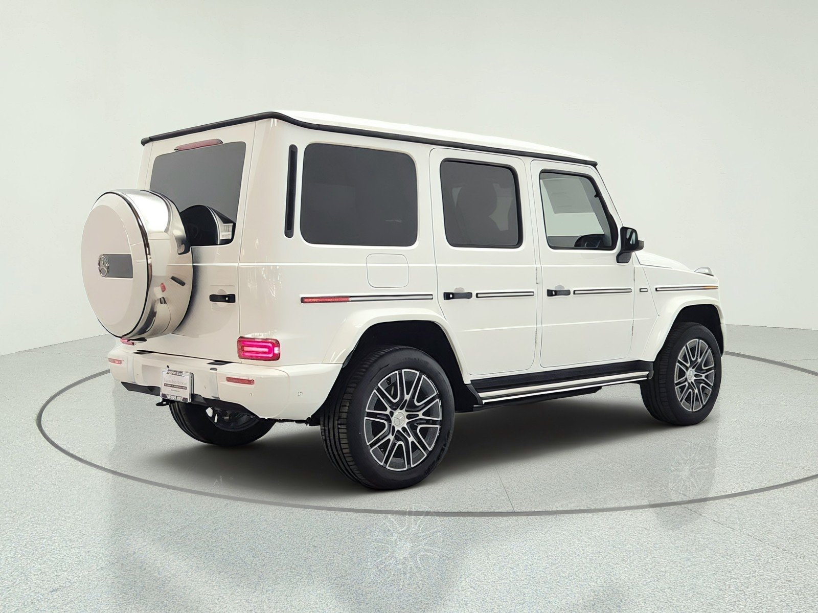 New 2027 POLAR WHITE Mercedes-Benz G 580e SUV image 5