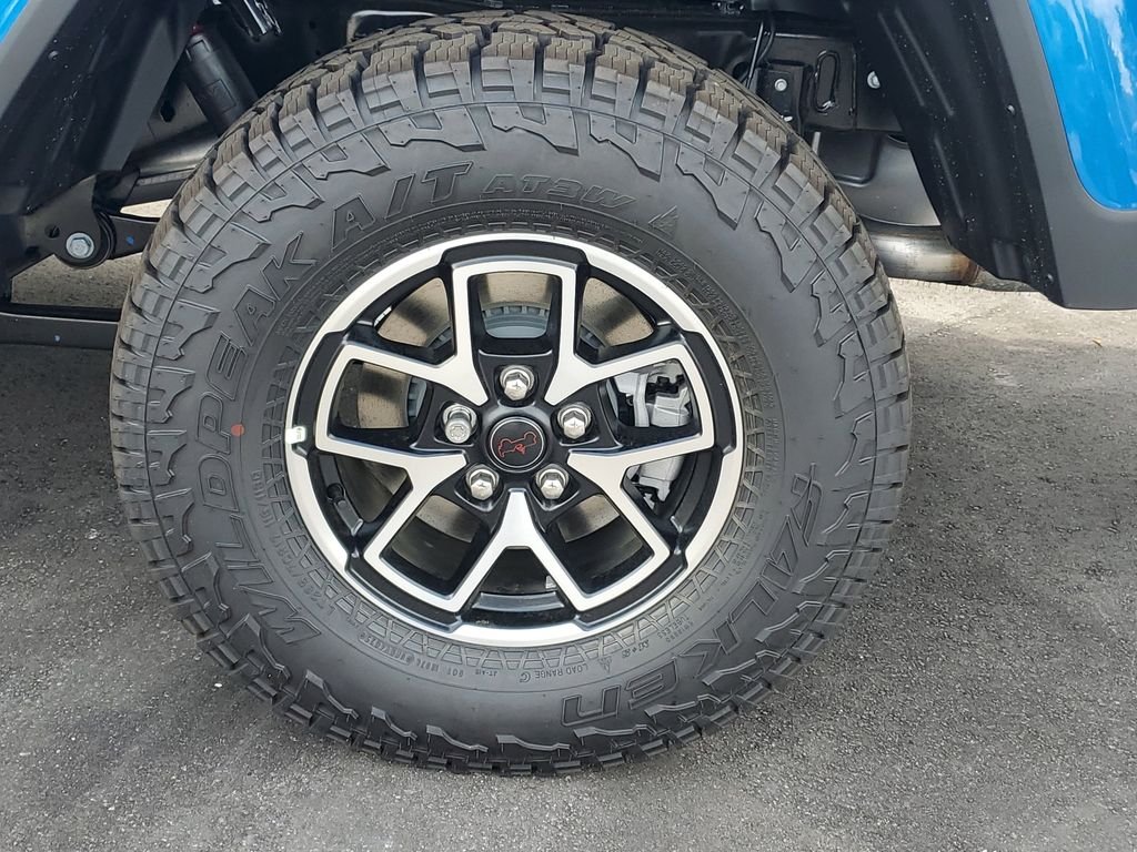 New 2026 Hydro Blue Pearl-Coat Exterior Paint Jeep Rubicon image 4
