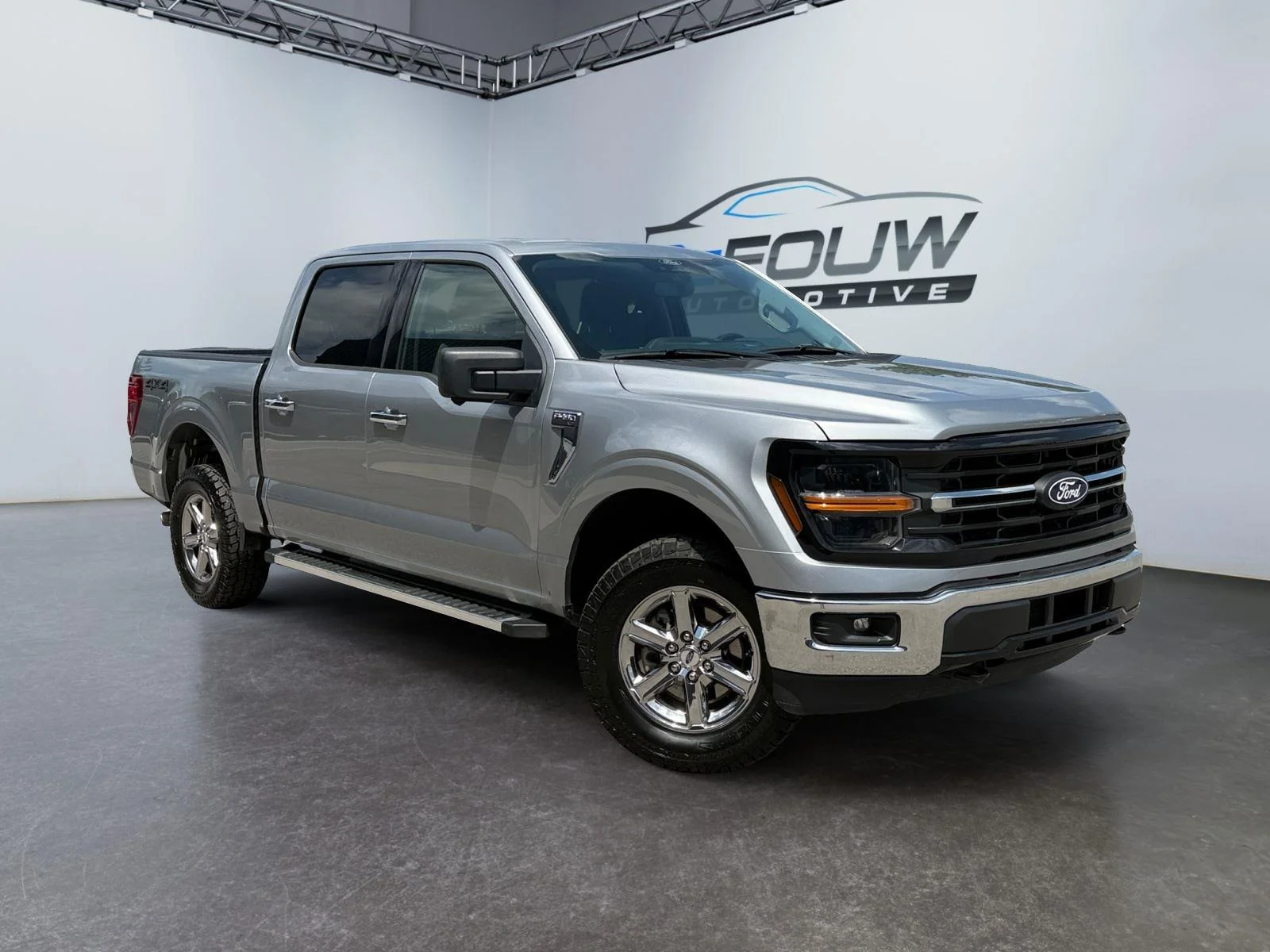 Used 2024 Iconic Silver Ford XLT image 1