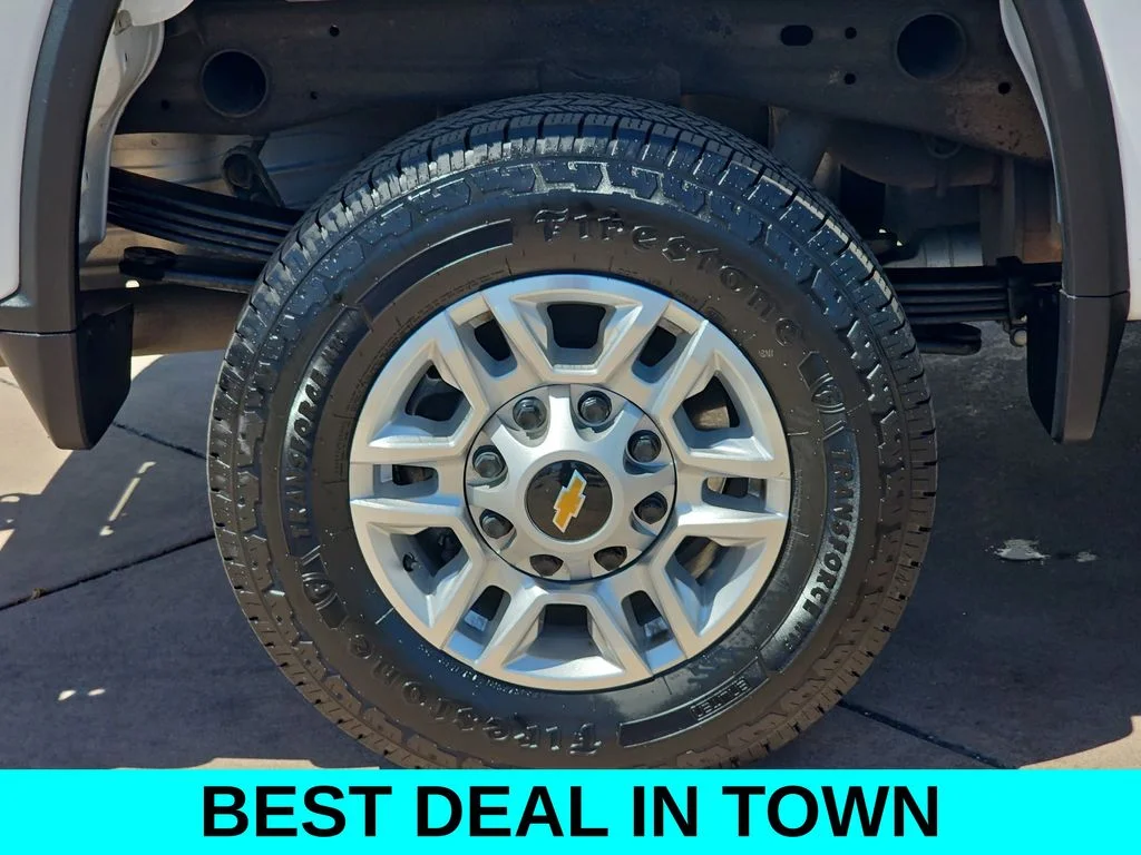 Used 2025 White Chevrolet LT image 38