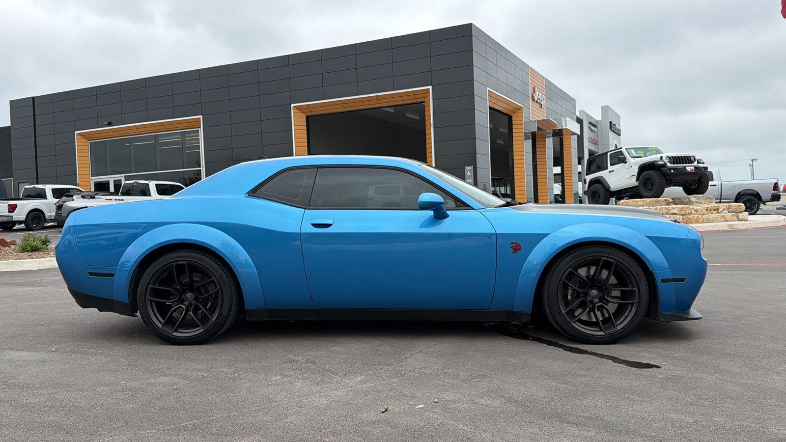 Used 2023 B5 Blue Pearlcoat Dodge SRT Hellcat Redeye Wide Jailbreak image 4