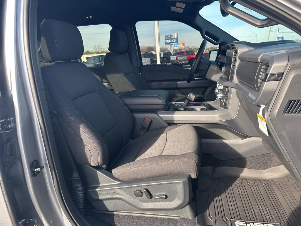 New 2025 Iconic Silver Metallic Ford XLT image 23
