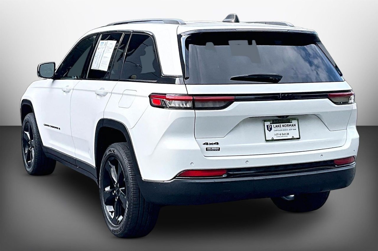 Used 2023 White Jeep Altitude X image 6