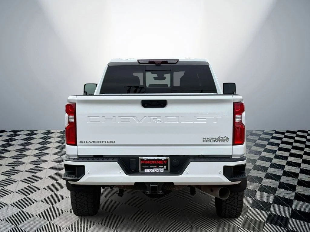 Used 2021 White Chevrolet High Country image 6