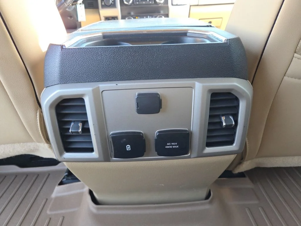Used 2019 White Ford Lariat image 32