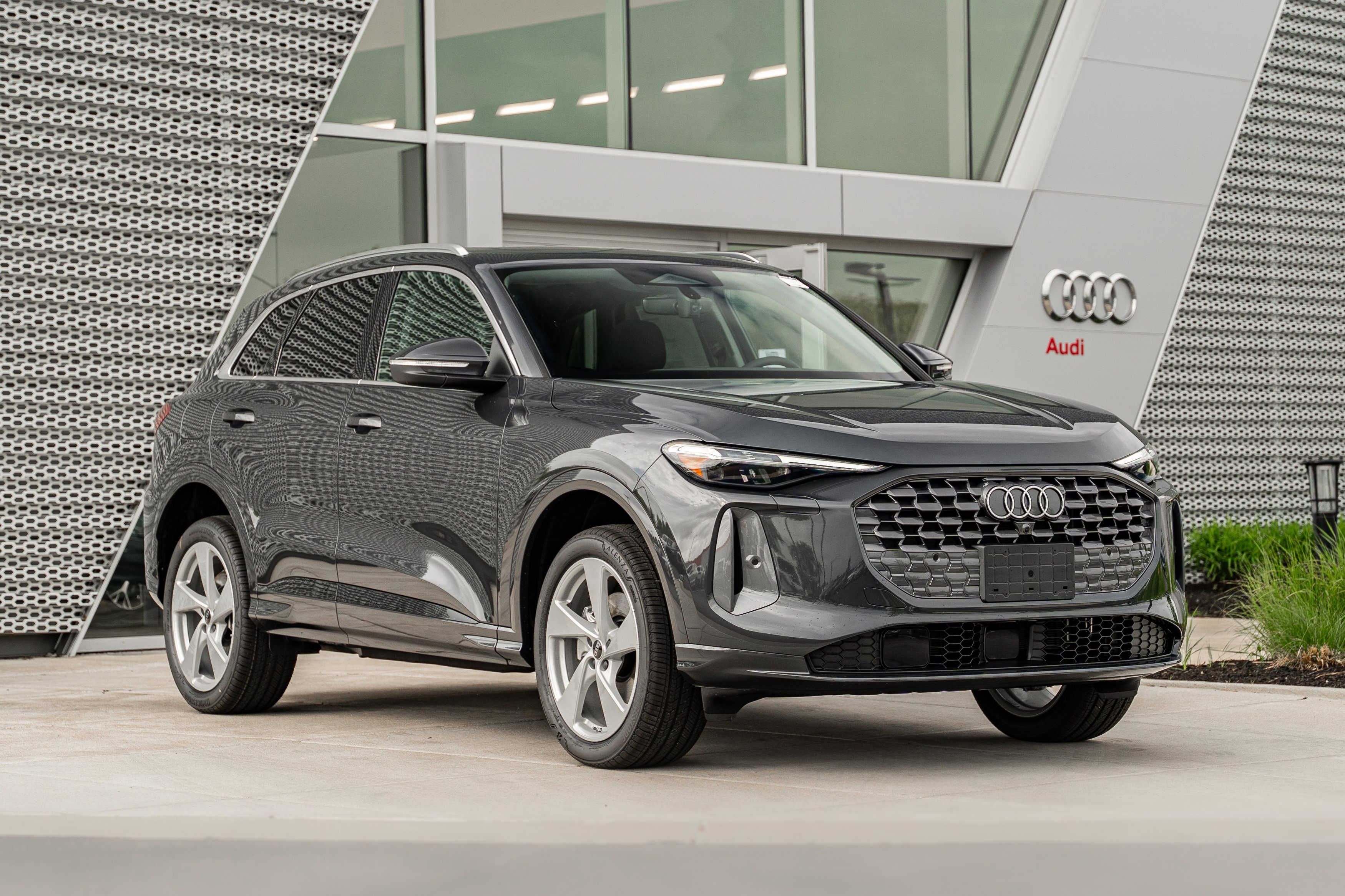 2026 Audi Q5 Premium Plus quattro's photo