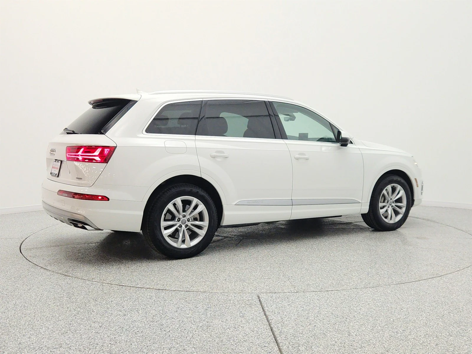 Used 2019 Carrara White Audi Premium Plus 55 TFSI quattro image 5