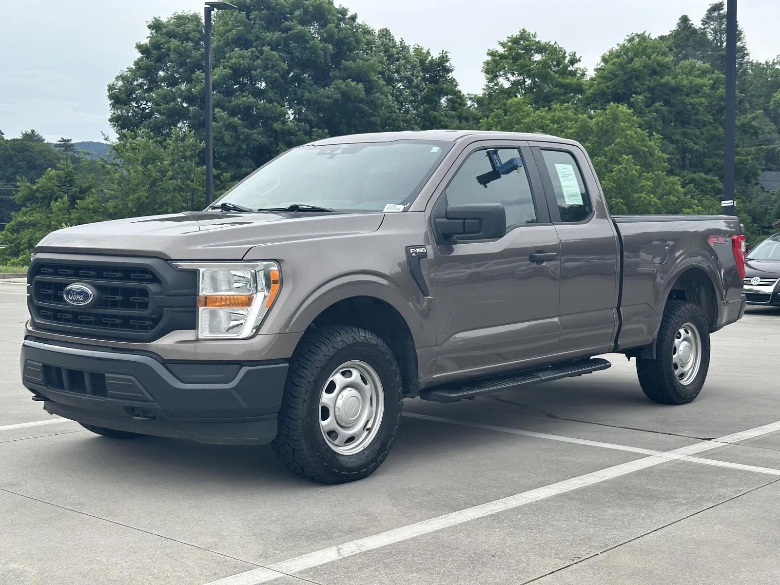 Used 2022 Stone Gray Metallic Ford XL image 3