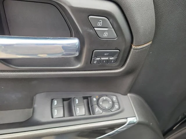 Used 2022 Onyx Black GMC AT4 image 16