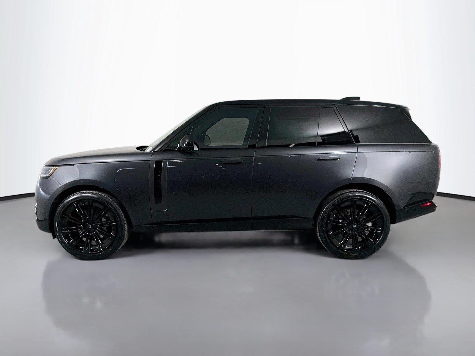 New 2027 Carpathian Grey Land Rover SE image 8