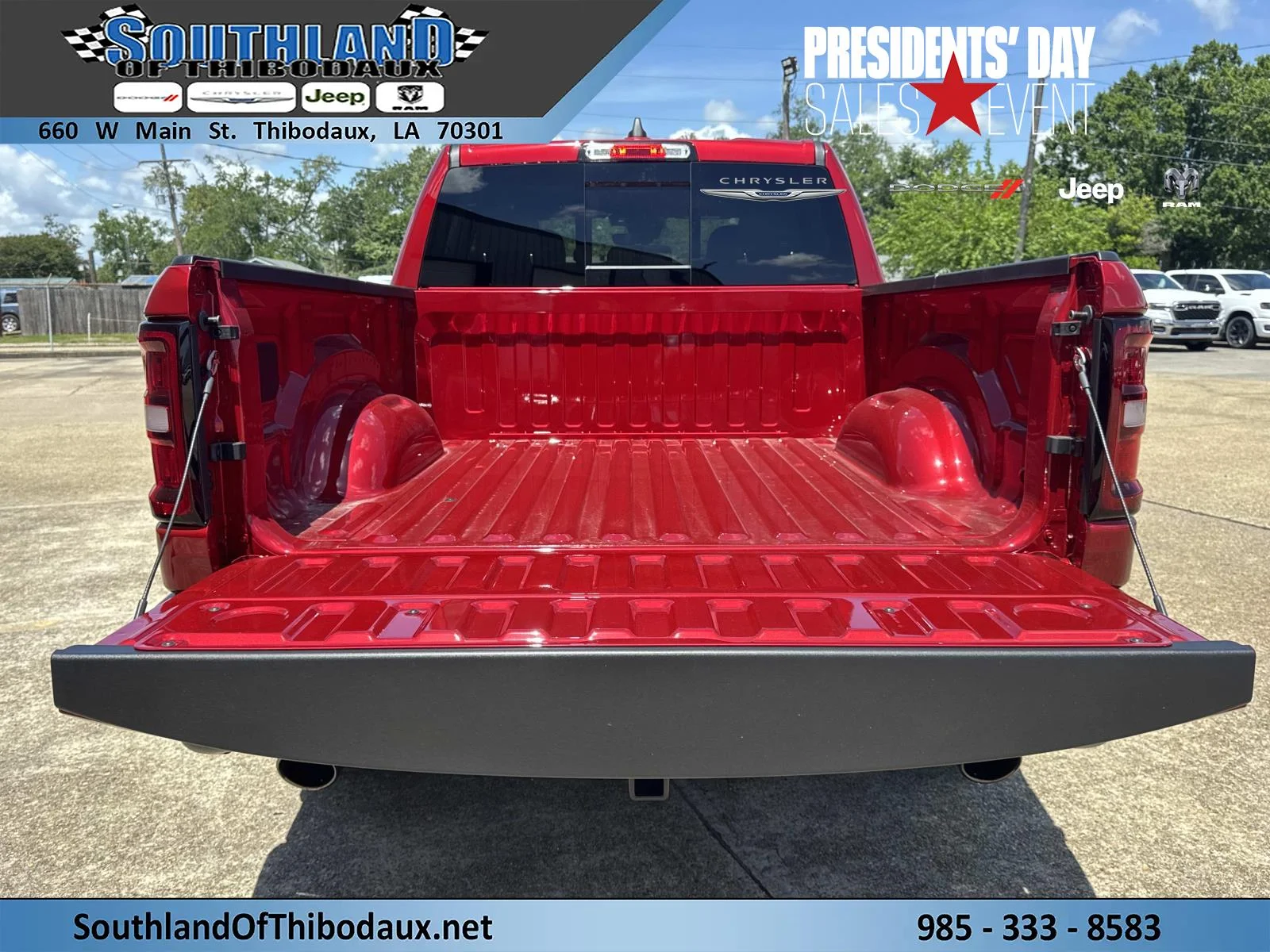 New 2026 Molten Red Pearl-Coat Exterior Paint RAM Big Horn image 6