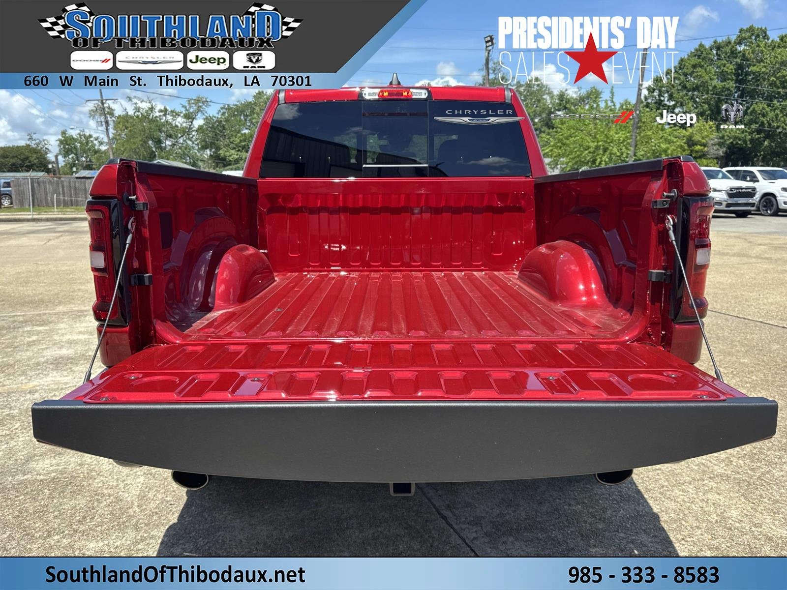 New 2026 Molten Red Pearl-Coat Exterior Paint RAM Big Horn image 6